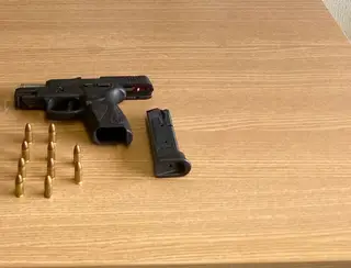 Polícia prende homem suspeito de roubos com pistola 9mm, em João Pessoa