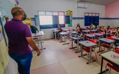 Sindicato dos professores recusa proposta de aumento de 15% no salário oferecido pela prefeitura de João Pessoa